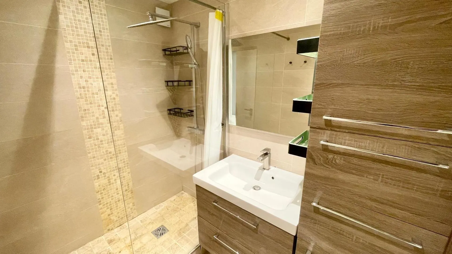 129 - Splendeur Confort Et Modernite, Terrasse Au Coeur De Apartament Paryż