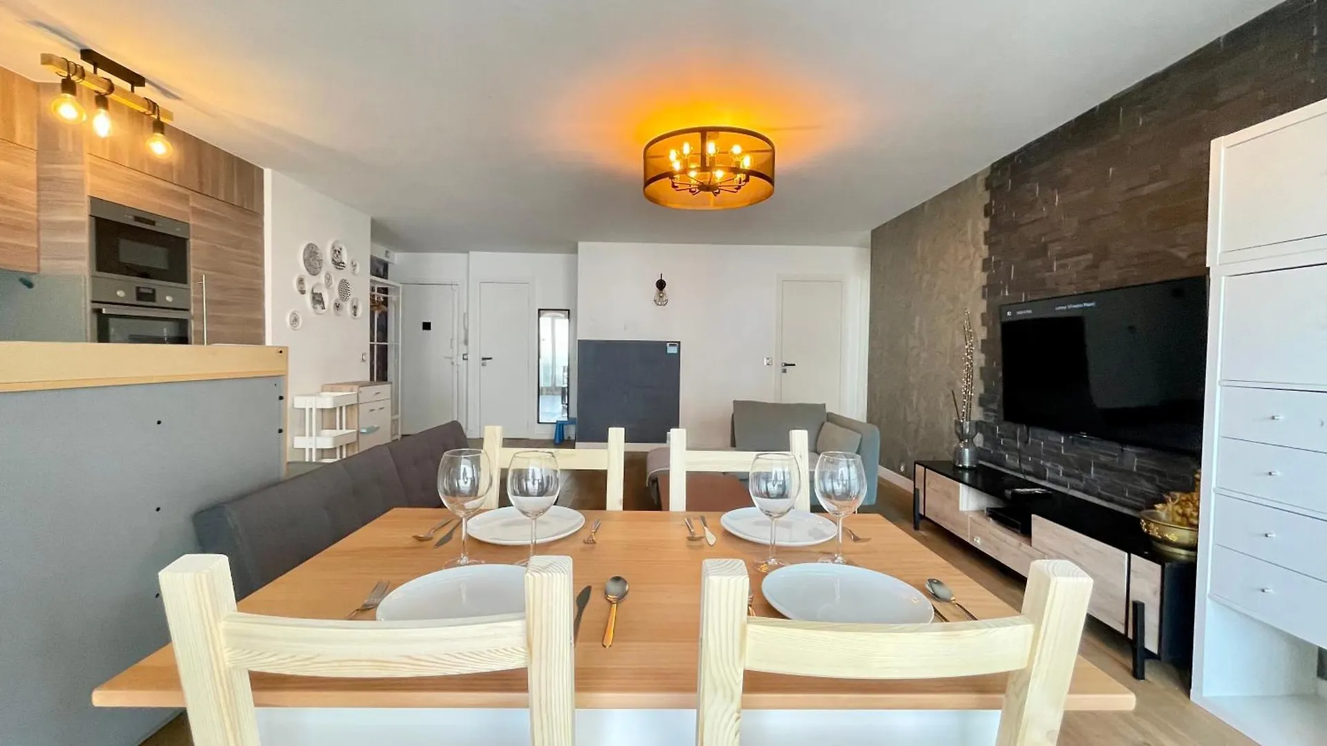 129 - Splendeur Confort Et Modernite, Terrasse Au Coeur De Paryż